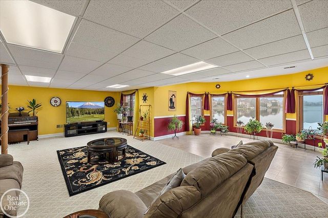 51577 Merry Lane, Shelby Twp, MI 48316