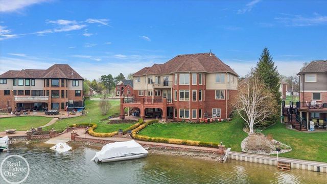 51577 Merry Lane, Shelby Twp, MI 48316