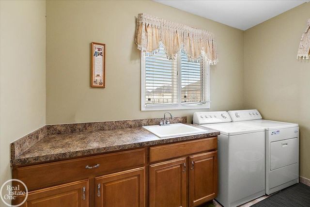 51577 Merry Lane, Shelby Twp, MI 48316