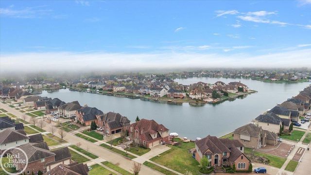 51577 Merry Lane, Shelby Twp, MI 48316