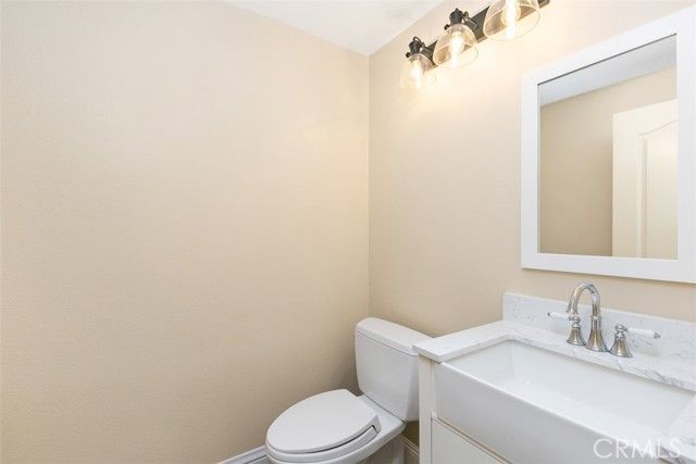 8 Luzern, Mission Viejo, CA 92692