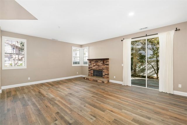 8 Luzern, Mission Viejo, CA 92692