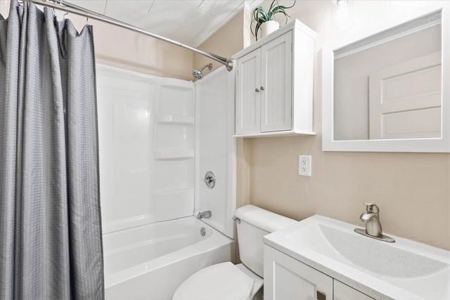 2412 CARLETON AVENUE, Appleton, WI 54915