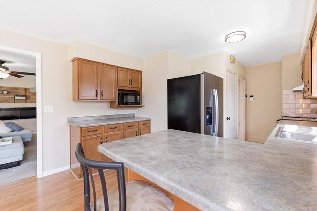 2412 CARLETON AVENUE, Appleton, WI 54915