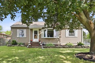 2412 CARLETON AVENUE, Appleton, WI 54915