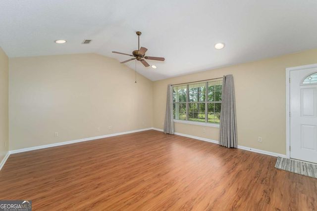 371 Summertree Road, Douglas, GA 31535