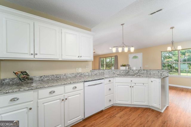 371 Summertree Road, Douglas, GA 31535