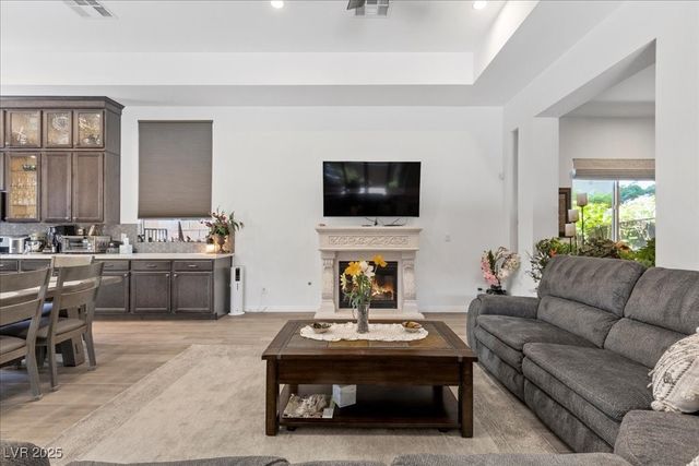 6722 Desert Crimson Street, Las Vegas, NV 89148