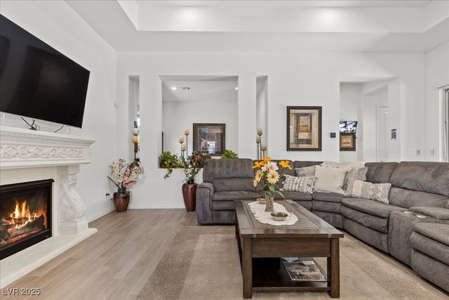 6722 Desert Crimson Street, Las Vegas, NV 89148