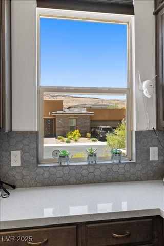 6722 Desert Crimson Street, Las Vegas, NV 89148