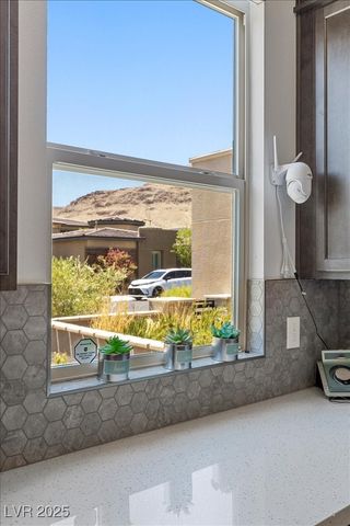 6722 Desert Crimson Street, Las Vegas, NV 89148