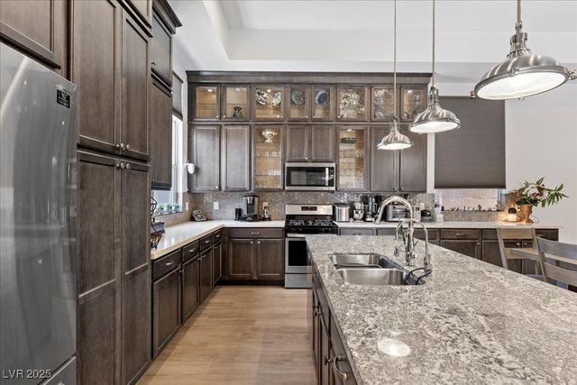 6722 Desert Crimson Street, Las Vegas, NV 89148