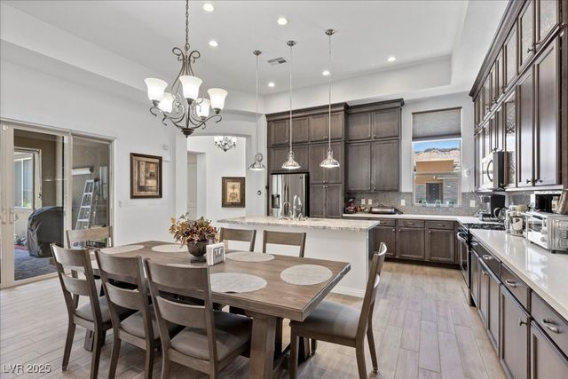 6722 Desert Crimson Street, Las Vegas, NV 89148