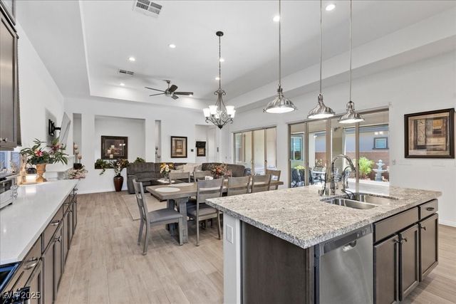 6722 Desert Crimson Street, Las Vegas, NV 89148