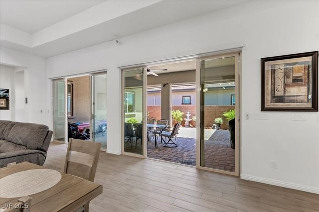 6722 Desert Crimson Street, Las Vegas, NV 89148