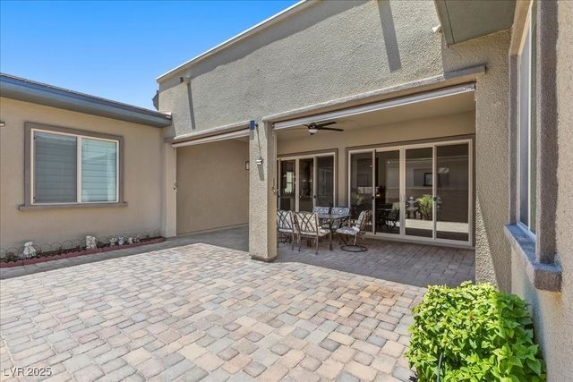 6722 Desert Crimson Street, Las Vegas, NV 89148