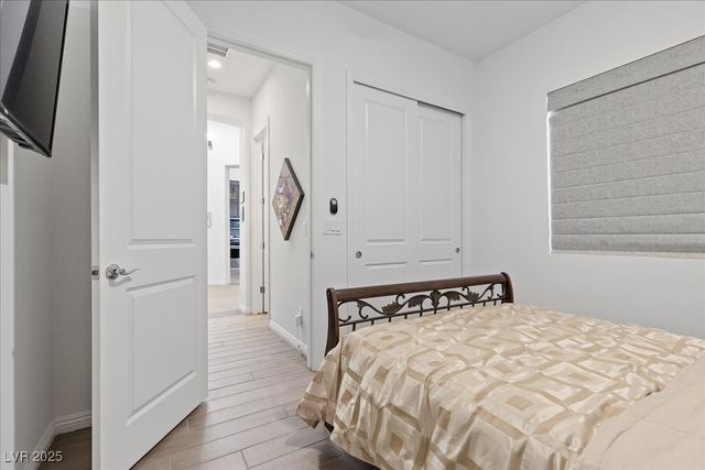 6722 Desert Crimson Street, Las Vegas, NV 89148