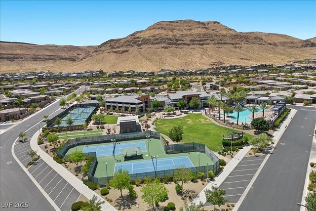 6722 Desert Crimson Street, Las Vegas, NV 89148