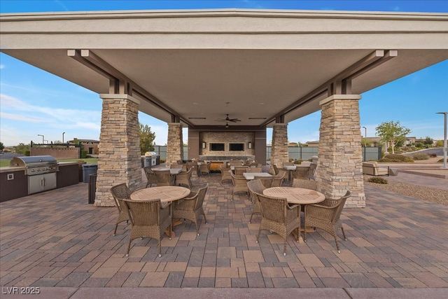 6722 Desert Crimson Street, Las Vegas, NV 89148