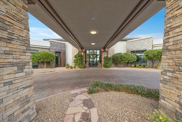 6722 Desert Crimson Street, Las Vegas, NV 89148