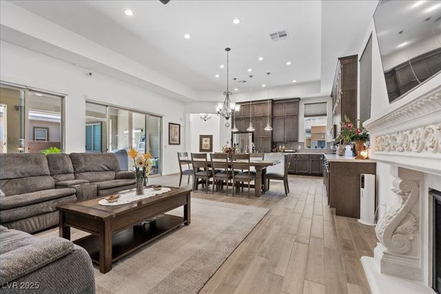 6722 Desert Crimson Street, Las Vegas, NV 89148