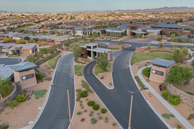 6722 Desert Crimson Street, Las Vegas, NV 89148