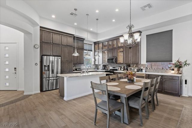 6722 Desert Crimson Street, Las Vegas, NV 89148