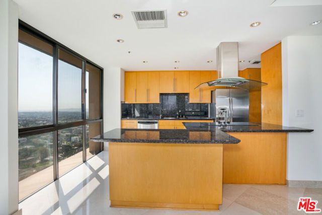10750 Wilshire Boulevard 1602, Los Angeles, CA 90024
