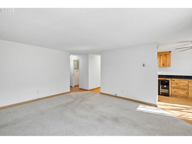 12600 Se FREEMAN Way 64, Milwaukie, OR 97222