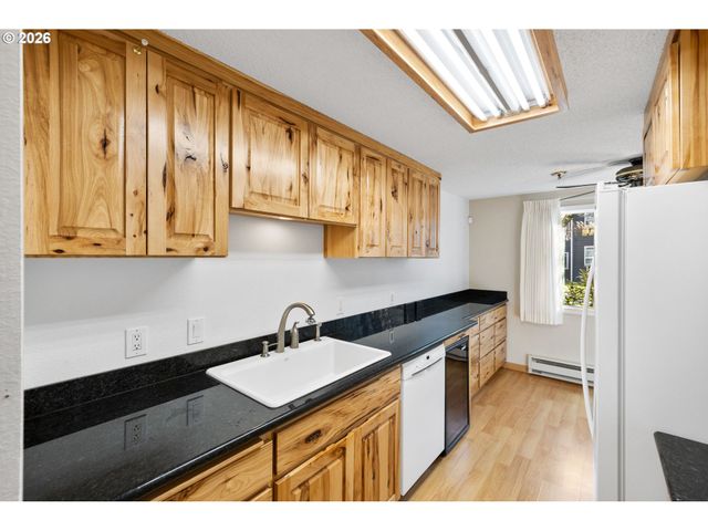 12600 Se FREEMAN Way 64, Milwaukie, OR 97222