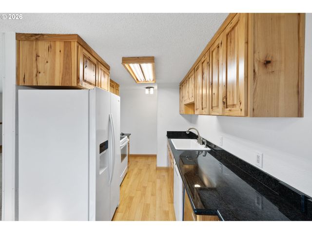 12600 Se FREEMAN Way 64, Milwaukie, OR 97222