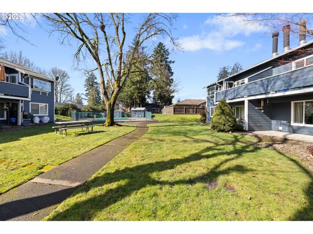 12600 Se FREEMAN Way 64, Milwaukie, OR 97222