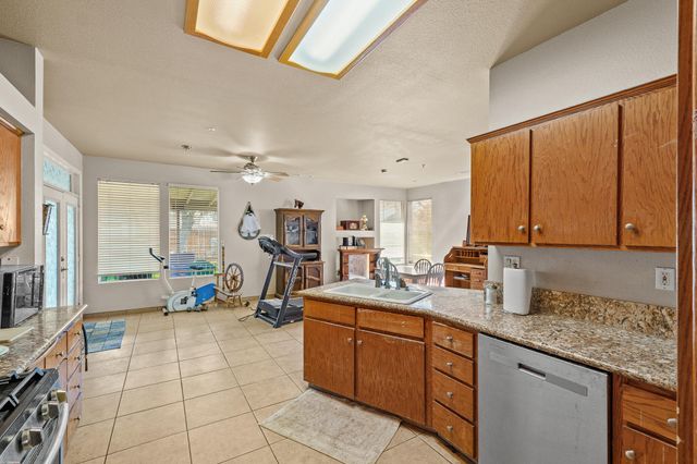 1857 W Westfield Avenue, Porterville, CA 93257