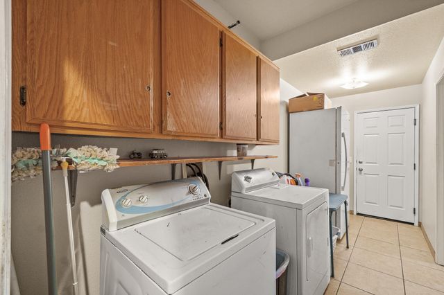 1857 W Westfield Avenue, Porterville, CA 93257