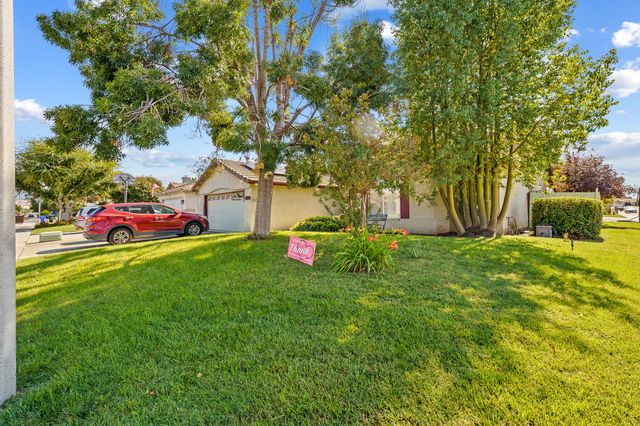 1857 W Westfield Avenue, Porterville, CA 93257