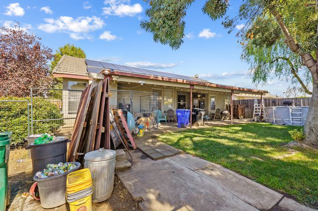 1857 W Westfield Avenue, Porterville, CA 93257