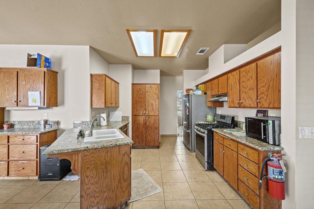 1857 W Westfield Avenue, Porterville, CA 93257