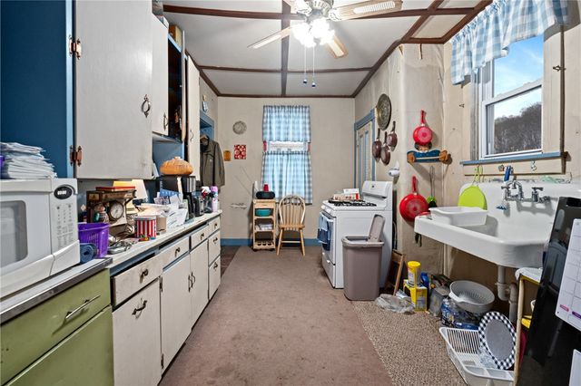 410 Pennsylvania Ave, Monaca, PA 15061