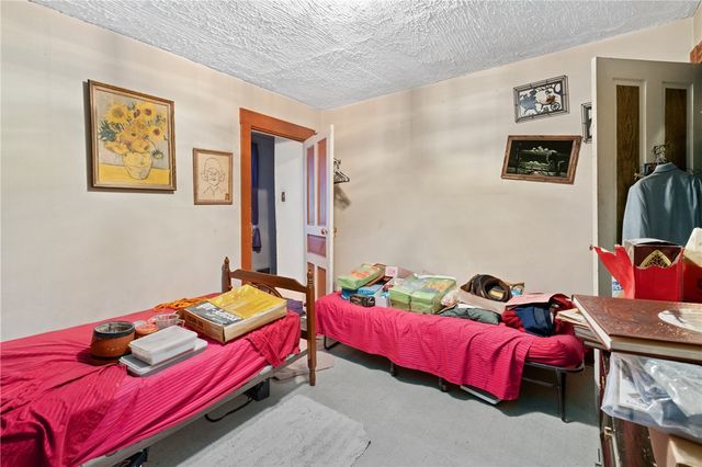 410 Pennsylvania Ave, Monaca, PA 15061