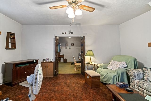 410 Pennsylvania Ave, Monaca, PA 15061