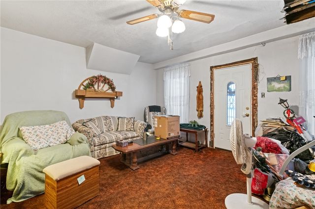 410 Pennsylvania Ave, Monaca, PA 15061