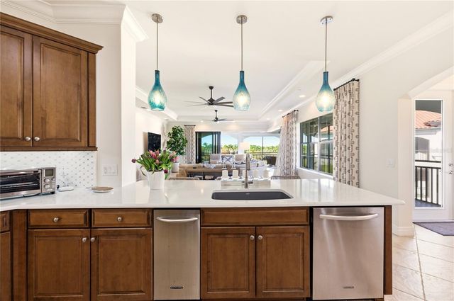 2555 MARQUESA ROYALE LANE PH 302, Naples, FL 34109