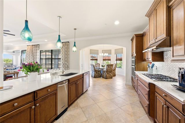 2555 MARQUESA ROYALE LANE PH 302, Naples, FL 34109