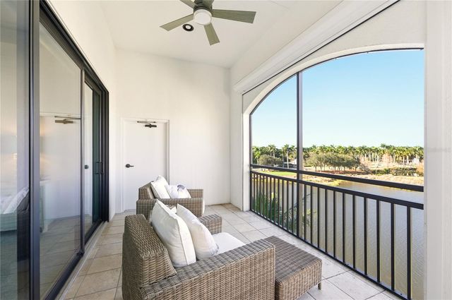2555 MARQUESA ROYALE LANE PH 302, Naples, FL 34109