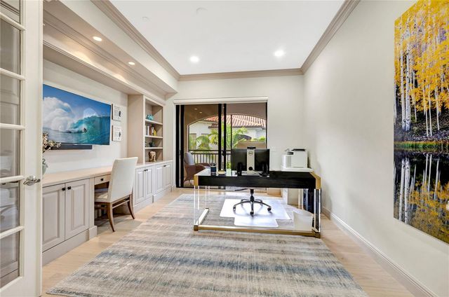 2555 MARQUESA ROYALE LANE PH 302, Naples, FL 34109