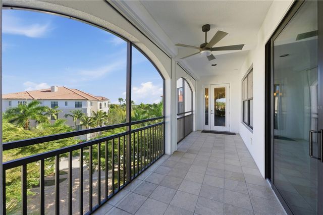 2555 MARQUESA ROYALE LANE PH 302, Naples, FL 34109