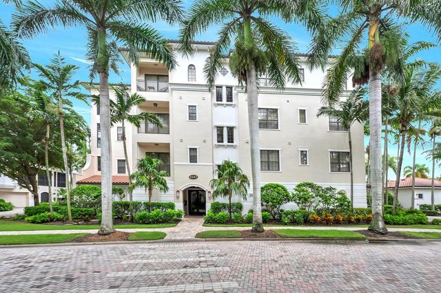 2555 MARQUESA ROYALE LANE PH 302, Naples, FL 34109