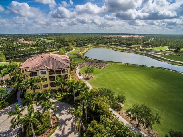 2555 MARQUESA ROYALE LANE PH 302, Naples, FL 34109