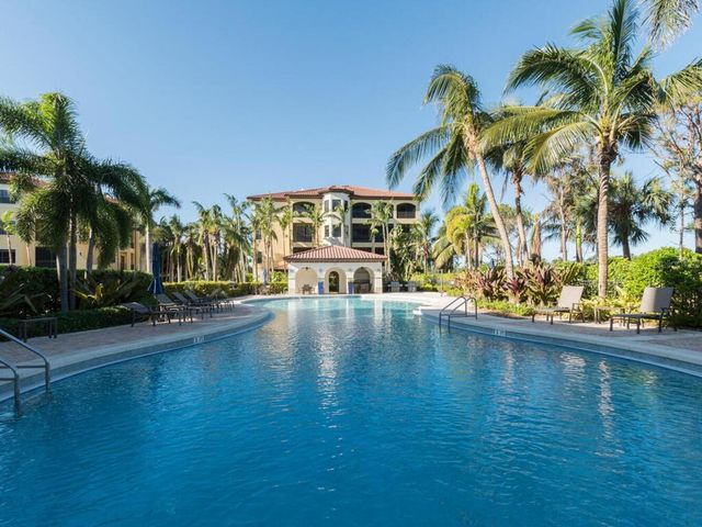 2555 MARQUESA ROYALE LANE PH 302, Naples, FL 34109