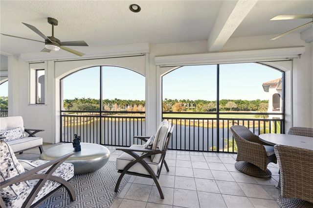 2555 MARQUESA ROYALE LANE PH 302, Naples, FL 34109